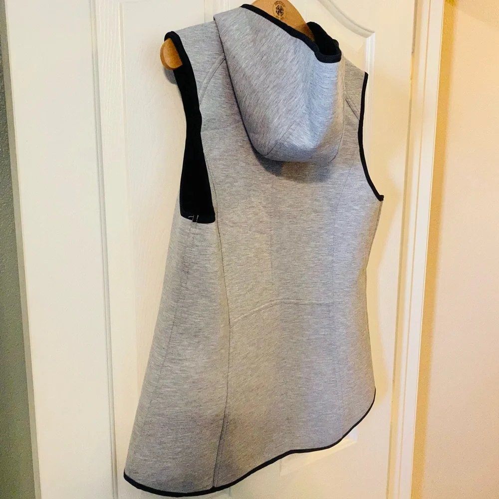 NWOT GERRY Women’s Lightweight Heather Gray Knit Vest
